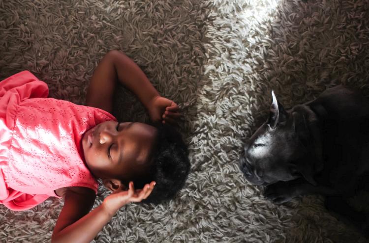 Фотопозитив: 40 лучших снимков детей с их питомцами