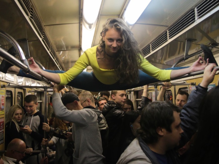 50 странных людей, которых можно увидеть в метро