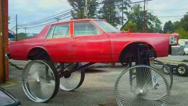 Странные вещи, которые случаются на дорогах: 30 фото