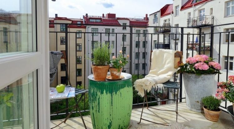 50 крутых решений по организации места на балконах и лоджиях