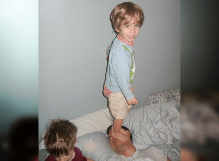 Папины малыши: особый подход к отцовству в смешных фото