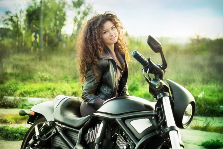 30 шикарных фото девушек на мотоцикле