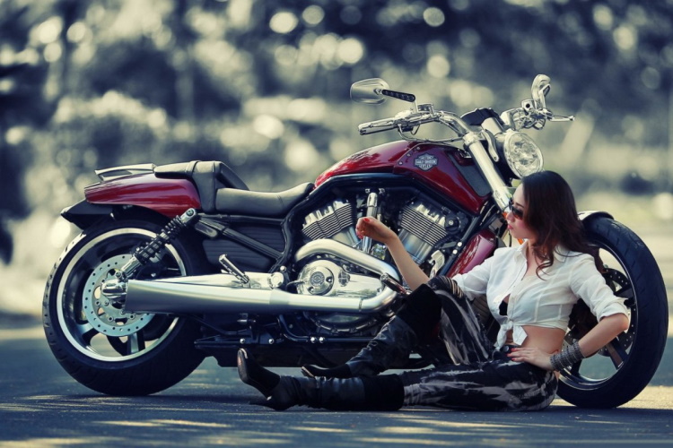 30 шикарных фото девушек на мотоцикле