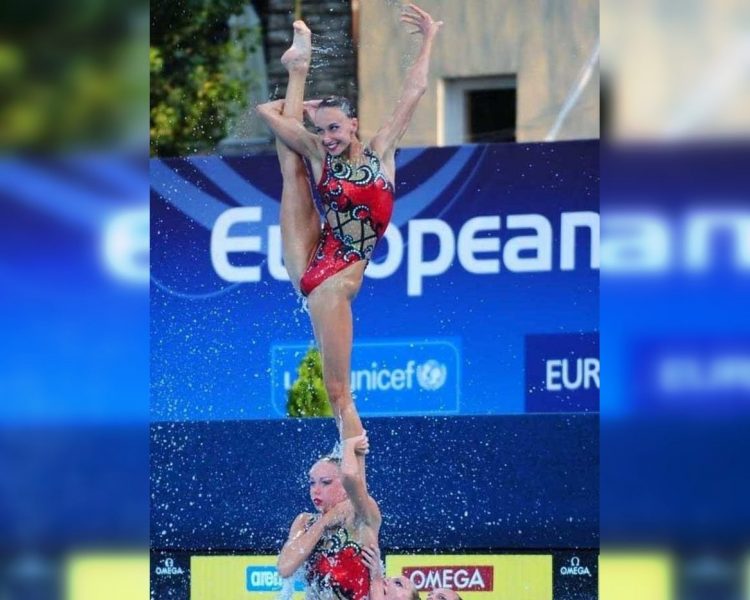 25 Funny Photos from the World of Synchronized Swimming