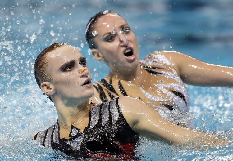 25 Funny Photos from the World of Synchronized Swimming