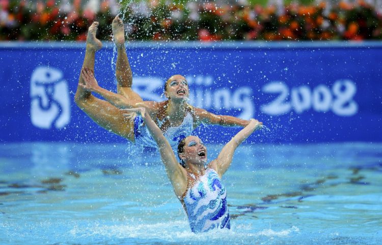 25 Funny Photos from the World of Synchronized Swimming