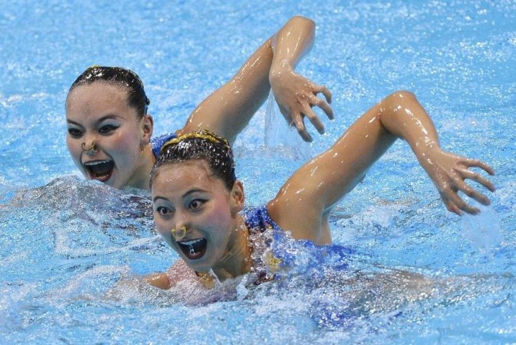 25 Funny Photos from the World of Synchronized Swimming