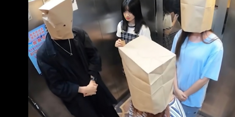 Elevator Chronicles: Hilarious Moments Caught on Camera